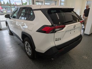 Toyota RAV4 LE 2022 à Magog, Québec - 4 - w320h240px