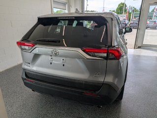 Toyota RAV4 LE AWD 2023 à Magog, Québec - 4 - w320h240px
