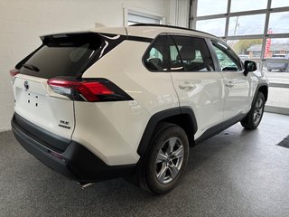 Toyota RAV4 Hybrid XLE AWD, 2024 à Magog, Québec - 3 - w320h240px