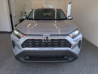 Toyota RAV4 LE AWD, 2024 à Magog, Québec - 5 - w320h240px