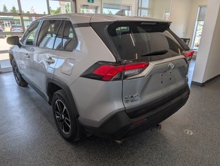 Toyota RAV4 LE AWD, 2024 à Magog, Québec - 4 - w320h240px
