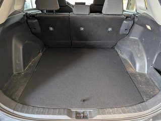 Toyota RAV4 LE AWD, 2024 à Magog, Québec - 6 - w320h240px