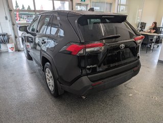 Toyota RAV4 LE AWD 2025 à Magog, Québec - 4 - w320h240px