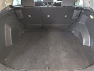 Toyota RAV4 LE AWD 2025 à Magog, Québec - 6 - w320h240px