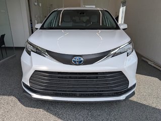 2021 Toyota Sienna Hybrid LE AWD in Magog, Quebec - 4 - w320h240px