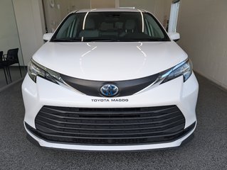 2021 Toyota Sienna Hybrid LE AWD, 8 PASSAGERS, in Magog, Quebec - 6 - w320h240px