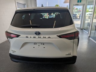 2021 Toyota Sienna Hybrid LE AWD, 8 PASSAGERS, in Magog, Quebec - 4 - w320h240px
