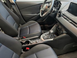 Toyota Yaris Hatchback LE, AUTOMATIQUE, 2020 à Magog, Québec - 6 - w320h240px