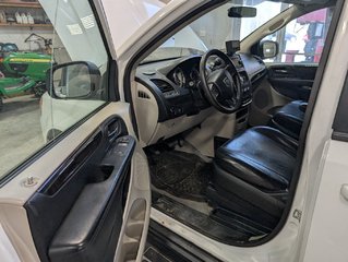 Dodge Grand Caravan SXT VERSION TRANSPORT ADAPTÉ 2014 à Matane, Québec - 6 - w320h240px