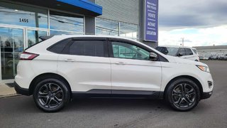 Ford Edge SEL  ENSEMBLE DÉCOR  AWD 2018 à Matane, Québec - 5 - w320h240px