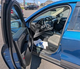 2020 Ford Escape SE in Matane, Quebec - 6 - w320h240px