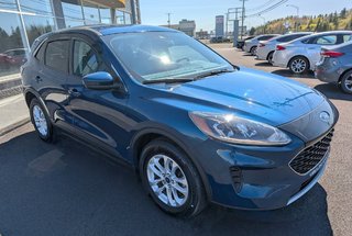 2020 Ford Escape SE in Matane, Quebec - 4 - w320h240px