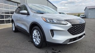 2020 Ford Escape SE in Matane, Quebec - 3 - w320h240px