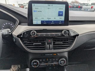 Ford Escape SE   AWD ENSEMBLE DECOR SPORT 2021 à Matane, Québec - 6 - w320h240px