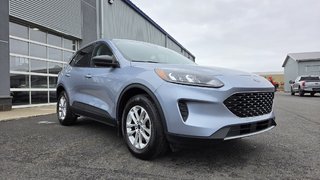 2022 Ford Escape SE  AWD ENSEMBLE COMMODITÉ in Matane, Quebec - 3 - w320h240px