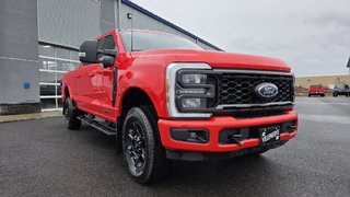 Ford Super Duty F-250 SRW XLT Haut niveau | ENSEMBLE SPORT  FX4 2023 à Matane, Québec - 4 - w320h240px