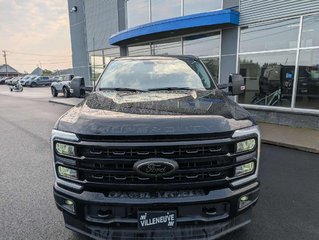 Ford Super Duty F-350 SRW LARIAT  HAUT NIVEAU Ensemble DÉCOR NOIR 2024 à Matane, Québec - 5 - w320h240px