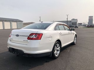 Ford Taurus SEL  AWD 2010 à Matane, Québec - 3 - w320h240px