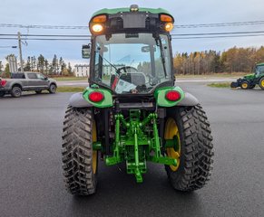 John Deere 4066R 4WD Utility tractor Équipé d'une gratte à neige et d'une souffleuse !! 2018 à Matane, Québec - 4 - w320h240px