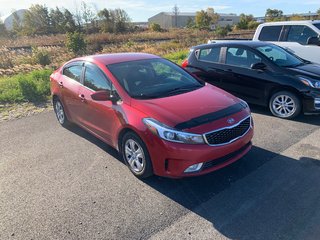 2017 Kia Forte LX in Matane, Quebec - 2 - w320h240px