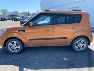 Kia Soul MANUELLE  |  SIÈGES CHAUFFANTS 2010 à Matane, Québec - 3 - w320h240px