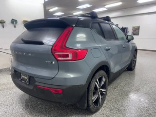 Volvo XC40 R-DESIGN 2.0L I4 Direct-Injected Turbocharged All Wheel Drive 2022