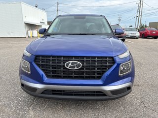 Hyundai Venue Essential 2022 à Sept-Iles, Québec - 2 - w320h240px
