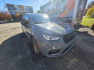 2023 Chrysler Pacifica Hybrid Limited in Saint-Sulpice, Quebec - 5 - w320h240px