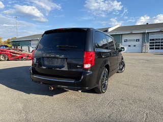 2016 Dodge Grand Caravan R/T in Saint-Sulpice, Quebec - 6 - w320h240px