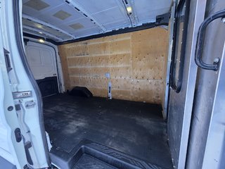 2015 Ford Transit Cargo Van T-250 Medium Roof 148' in Repentigny, Quebec - 6 - w320h240px