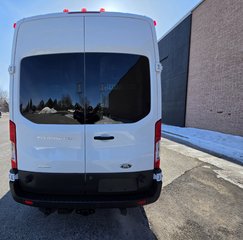 2016 Ford Transit Cargo Van T-250 High Roof 148' in Repentigny, Quebec - 6 - w320h240px