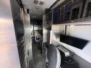 2017 Ford Transit Cargo Van T-350 High Roof 148' in Saint-Sulpice, Quebec - 6 - w320h240px
