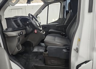 2023 Ford Transit Cargo Van T-250 Medium Roof 130' AWD in Repentigny, Quebec - 2 - w320h240px