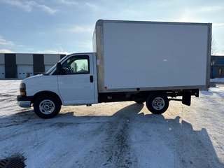 GMC Savana Commercial Cutaway Cube 12' 2014 à Repentigny, Québec - 2 - w320h240px