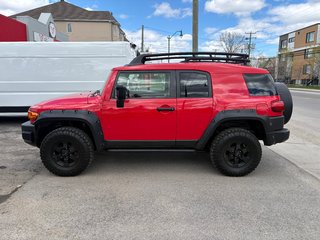 Toyota FJ Cruiser Trail Teams Special Edition 2012 à Repentigny, Québec - 5 - w320h240px
