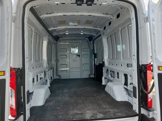 2022 Ford E-Transit Cargo Van T-350 Medium Roof 148' in Repentigny, Quebec - 4 - w320h240px