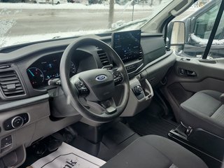 Ford E-Transit Cargo Van High Roof 148' 2023 à Repentigny, Québec - 2 - w320h240px