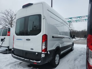 Ford E-Transit Cargo Van High Roof 148' 2023 à Repentigny, Québec - 3 - w320h240px