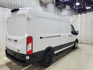 Ford E-Transit Cargo Van Medium Roof 148' 2023 à Repentigny, Québec - 3 - w320h240px