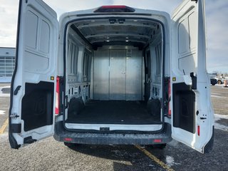 2020 Ford Transit Cargo Van T-250 Medium Roof 148' in Repentigny, Quebec - 4 - w320h240px