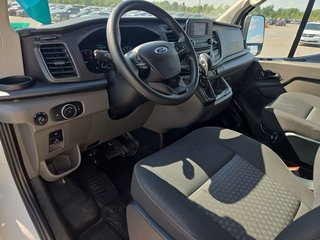 2023 Ford Transit Cargo Van T-150 Low Roof 148' in Repentigny, Quebec - 3 - w320h240px