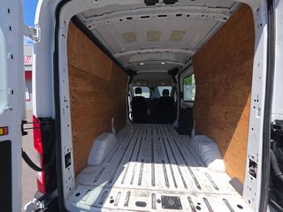 2023 Ford Transit Cargo Van T-250 Médium Roof 130' in Repentigny, Quebec - 4 - w320h240px