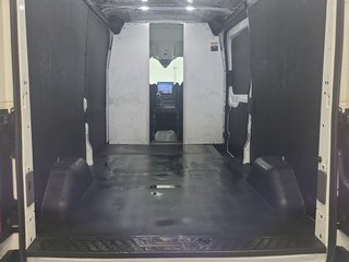 2026 Ford Transit Cargo Van T-250 Medium Roof 148' AWD in Repentigny, Quebec - 4 - w320h240px