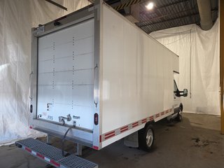 Ford Transit Chassis Cab T-350 Cube 14' PIEDS 2023 à Repentigny, Québec - 2 - w320h240px