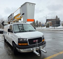 2017 GMC Savana Cargo Van 3500 155' in Repentigny, Quebec - 4 - w320h240px