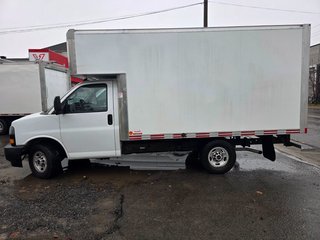 2023 GMC Savana Commercial Cutaway Cube 12 PIEDS 12' OVERCAB DECK in Repentigny, Quebec - 3 - w320h240px