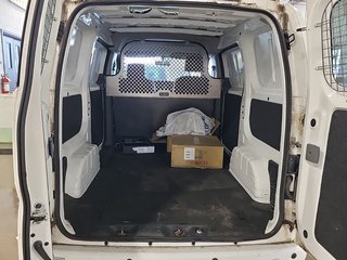 2017 Nissan NV200 S in Repentigny, Quebec - 4 - w320h240px