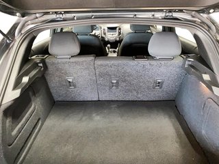 Chevrolet Cruze  2017 à Jonquière, Québec - 5 - w320h240px