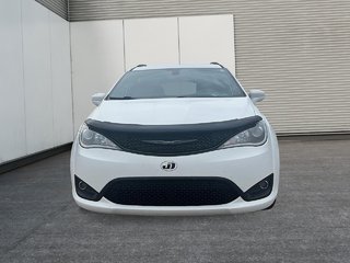 2020 Chrysler Pacifica Launch Edition in Quebec, Quebec - 3 - w320h240px
