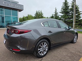 2022 Mazda 3 GX